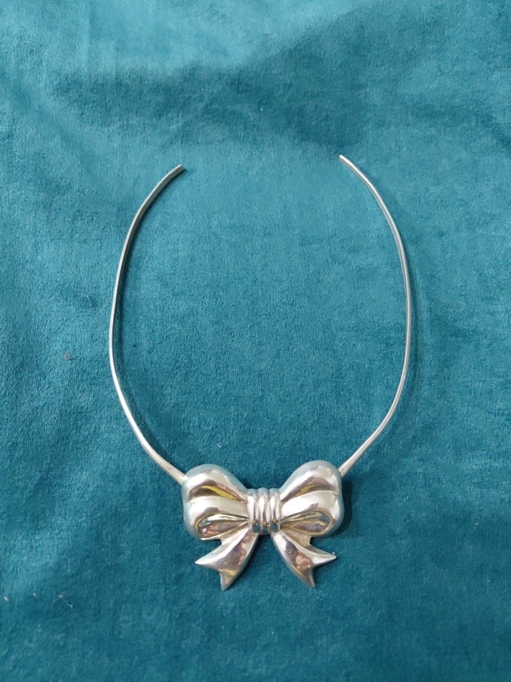 Vintage 925  Puffy Bow Collar Necklace .